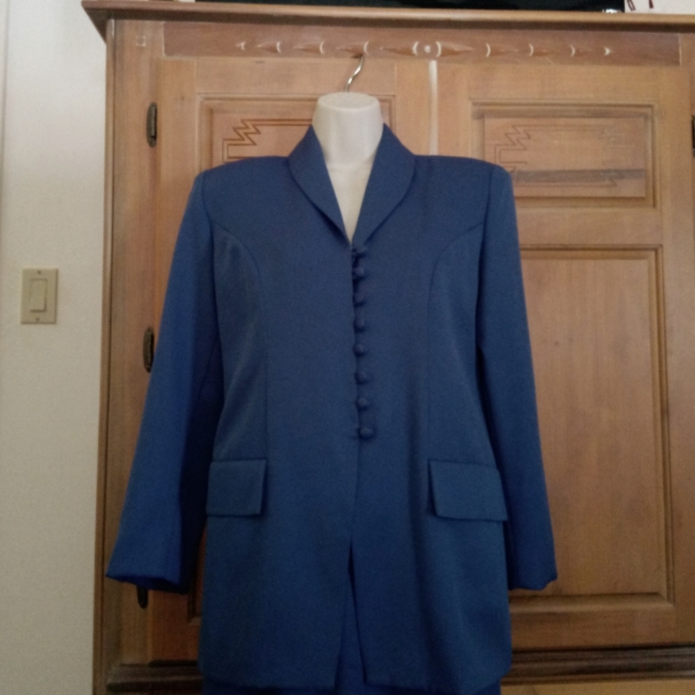 CLEARANCE-Women's Jacket Blazer Skirt 2 Pc Suit Size 4 New With Tags